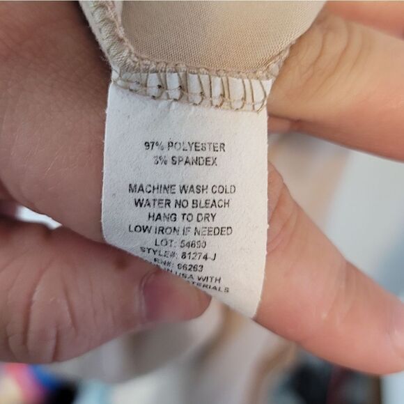 🎄5/$25🎄BRIT & BRI Tank Top - Picture 5 of 5